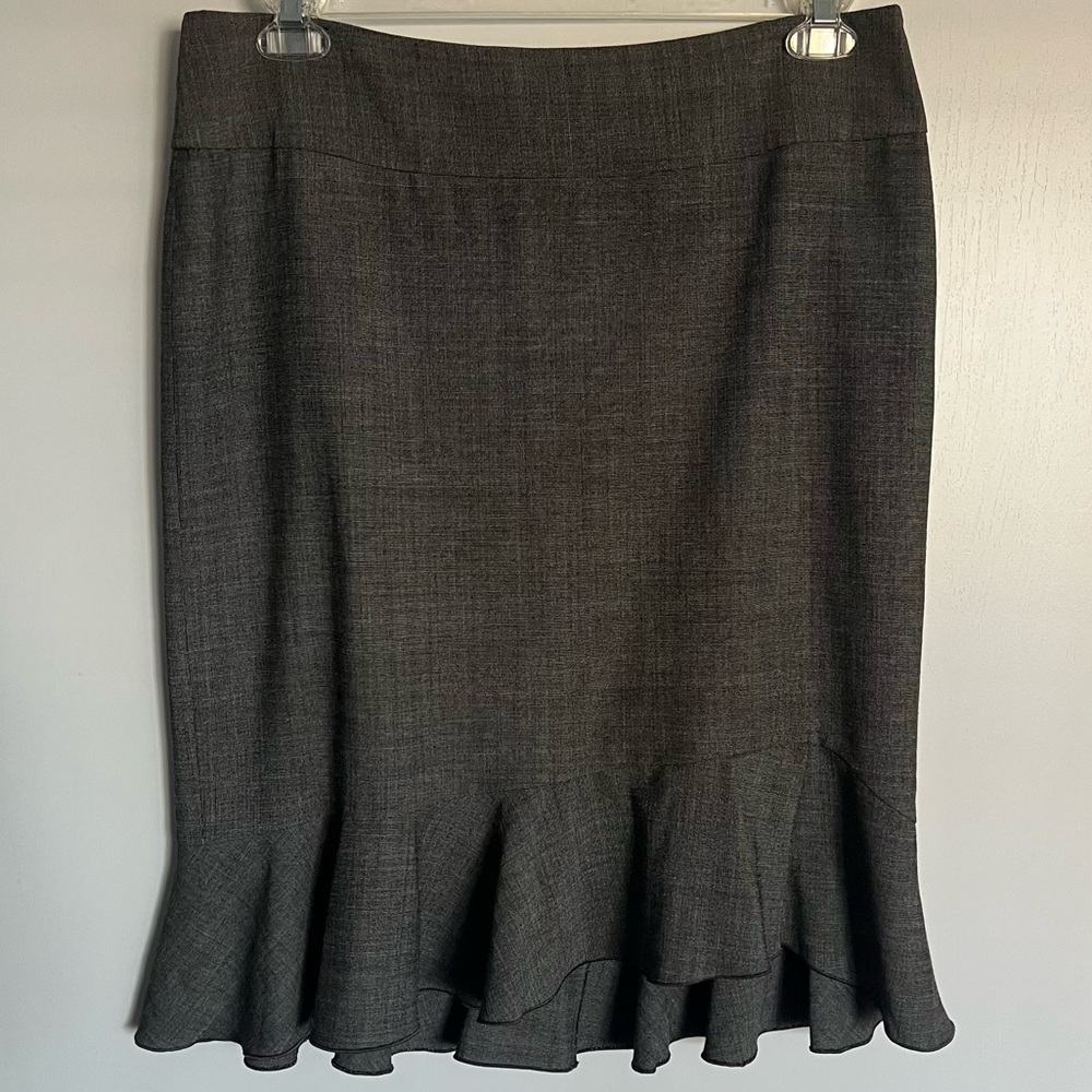 Express Trumpet Skirt Size 10 Gray Color Straight with Ruffle Trim